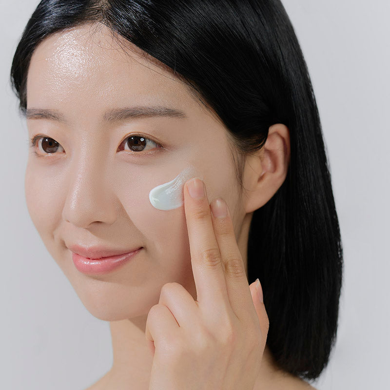Skin1004 · Madagascar Centella Hyalu-Cica Water-Fit Sun Serum SPF50+ PA++++ 50ml